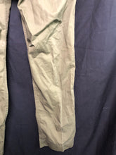 Lade das Bild in den Galerie-Viewer, Genuine British Army OD Green Lightweight Combat Trousers - Size 80/80/96 - The Militaria Shop