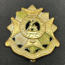 Load image into Gallery viewer, Original British Army WW1 / WW2 Bedfordshire & Hertfordshire Regiment Cap Badge - The Militaria Shop