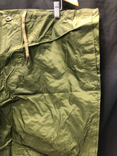 Charger l'image dans la galerie, British Royal Air Force Aircrew 22c Rainproof Trouers Ballyclare Mk2B - Size 4 - The Militaria Shop