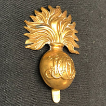Load image into Gallery viewer, Original WW1 British Army Cap Badge - Honourable Artillery Company - The Militaria Shop