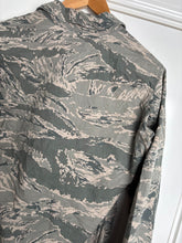 Charger l'image dans la galerie, Surplus US Air Force UCP Uniform Jacket 36R - The Militaria Shop