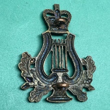 Load image into Gallery viewer, Original British Army Cap Badge - Musicians / Bandsman - The Militaria Shop