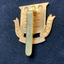Lade das Bild in den Galerie-Viewer, Original WW1 British Army Cap Badge - Army Ordnance Corps AOC - The Militaria Shop