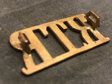 Load image into Gallery viewer, Genuine British Army Brass Shoulder Title - Royal Tank Regiment RTR - The Militaria Shop