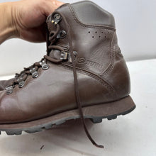 Load image into Gallery viewer, British Army Surplus Brown Leather Combat Boots - Iturri - Size UK 6 M - The Militaria Shop