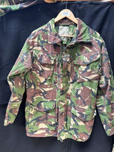 Charger l'image dans la galerie, Genuine British Army DPM Camouflaged Combat Field Jacket - Size 170/88 - The Militaria Shop