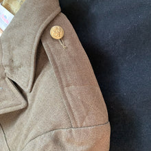 Lade das Bild in den Galerie-Viewer, Original WW2 US Army Class A Dress Jacket 1940 - Private Ryan Prop - 39 Regular - The Militaria Shop