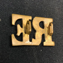 Load image into Gallery viewer, Original WW1 British Army Brass Shoulder Title - Royal Engineers RE - The Militaria Shop