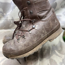 Load image into Gallery viewer, British Army Brown Leather Combat Boots - Altberg - Size UK 7M - The Militaria Shop