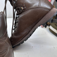 Load image into Gallery viewer, British Army Surplus Brown Leather Combat Boots - Iturri - Size UK 6 M - The Militaria Shop