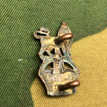 Load image into Gallery viewer, Original WW1 British Army Collar Badge - Royal First Devon - The Militaria Shop