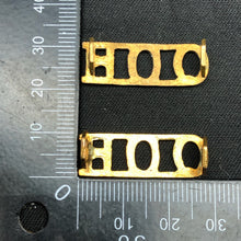 Load image into Gallery viewer, Original WW1/WW2 British Army Queen's Own Hussars Q.O.H Shoulder Title Set - The Militaria Shop