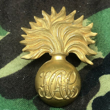 Load image into Gallery viewer, Original WW2 British Army Cap Badge - Honourable Artillery Company - The Militaria Shop