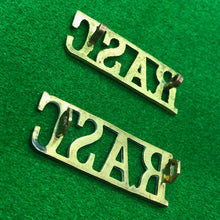 Load image into Gallery viewer, Original WW2 British Army RASC Royal Army Service Corps Brass Shoulder Titles - The Militaria Shop