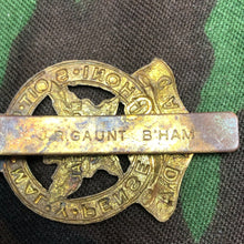 Load image into Gallery viewer, Original Canadian Army Royal Montreal Regiment Beret / Cap Badge - The Militaria Shop