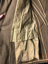 Lade das Bild in den Galerie-Viewer, Original WW2 US Army Class A Dress Jacket - Private Ryan Prop - 38" Regular - The Militaria Shop