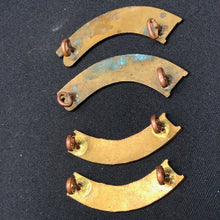 Charger l'image dans la galerie, Original WW1 British Army Red Cross London Brass Shoulder Titles Set - The Militaria Shop