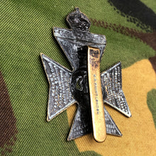 Charger l'image dans la galerie, Original WW1 British Army Cap Badge - King's Royal Rifle Corps - The Militaria Shop