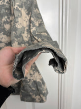 Lade das Bild in den Galerie-Viewer, Surplus US Army ACU Combat Uniform Jacket-6R - The Militaria Shop