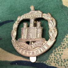 Lade das Bild in den Galerie-Viewer, British Army Cap Badge - Dorsetshire Regiment - The Militaria Shop