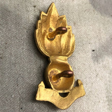 Load image into Gallery viewer, Original WW2 British Army Royal Engnineers Cap Badge - The Militaria Shop