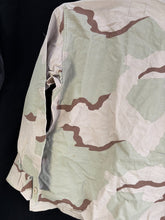 Load image into Gallery viewer, Gulf War US Army DCU Camouflaged Combat Field Coat/Jacket - Small/Long - The Militaria Shop