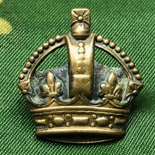 Load image into Gallery viewer, Original WW1/WW2 British Army Rank Crown - The Militaria Shop