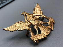Load image into Gallery viewer, South African Regiment de Wet (1935-1966 Pattern) Cap Badge - The Militaria Shop