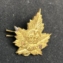 Load image into Gallery viewer, Original WW2 Canadian Army Cap Badge - Canadian General Service - The Militaria Shop
