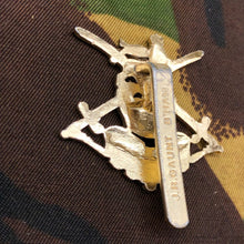 Charger l'image dans la galerie, Genuine British Army Staybrite Cap Badge - Junior Leaders Regiment - The Militaria Shop