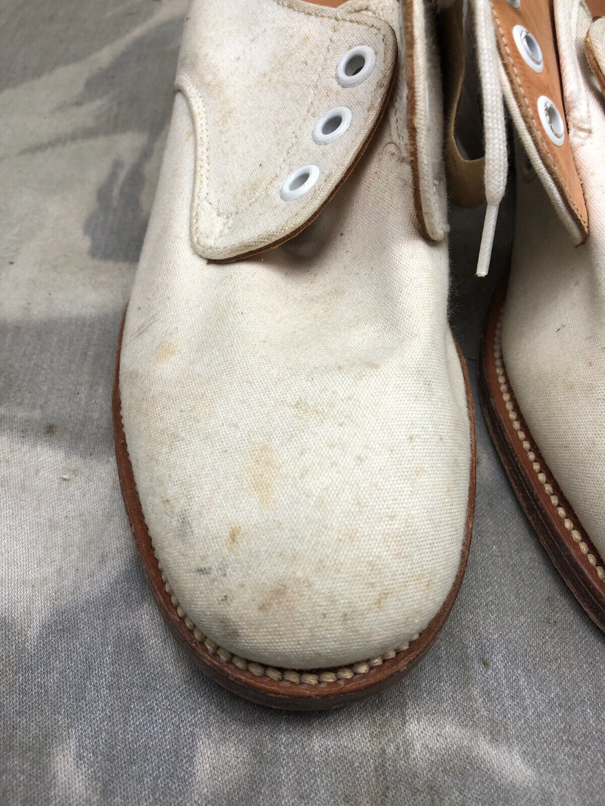Genuine British Army Women's White Summer Shoes - WW2 Pattern - Size UK 3 S - The Militaria Shop
