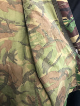 Charger l'image dans la galerie, Genuine British Army Camouflage DPM Jacket - Size 170/104 - The Militaria Shop