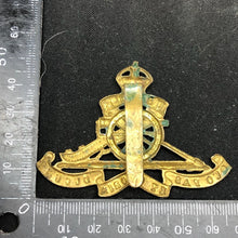 Load image into Gallery viewer, Genuine WW2 British Army Brass Cap Badge - Royal Artillery - The Militaria Shop