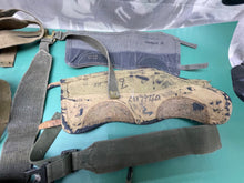 Lade das Bild in den Galerie-Viewer, Original Large Group of British Army 37 Pattern Mixed Webbing - The Militaria Shop