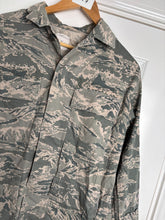 Charger l'image dans la galerie, Surplus US Air Force UCP Uniform Jacket 36R - The Militaria Shop