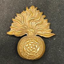 Load image into Gallery viewer, Original WW2 British Army Cap Badge - Royal Fusiliers - The Militaria Shop