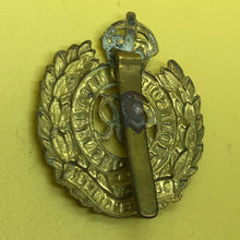 Load image into Gallery viewer, Original WW2 British Army Royal Engineers RE Cap Badge - The Militaria Shop