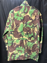 Charger l'image dans la galerie, British Military Surplus Army DPM Camouflage Combat Smock - Size 180/96 - The Militaria Shop