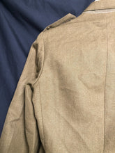 Lade das Bild in den Galerie-Viewer, Original British Army No.2 Dress Uniform Jacket - Grade 1 - Size 176/96/80 - The Militaria Shop