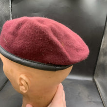 Lade das Bild in den Galerie-Viewer, Genuine British Army Airborne Forces Paratrooper Beret - Size 56 - The Militaria Shop