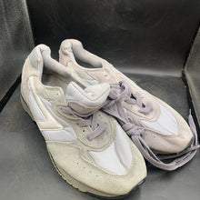 Load image into Gallery viewer, Genuine British Army Surplus White PT Running / Gym Shoes Trainers - Size UK 7.5 - The Militaria Shop