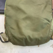 Lade das Bild in den Galerie-Viewer, Genuine British Army DPM Camouflaged Individual Hydration System - The Militaria Shop