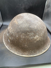 Lade das Bild in den Galerie-Viewer, Original WW2 British/Canadian Army Mk3 Turtle Combat Helmet - The Militaria Shop