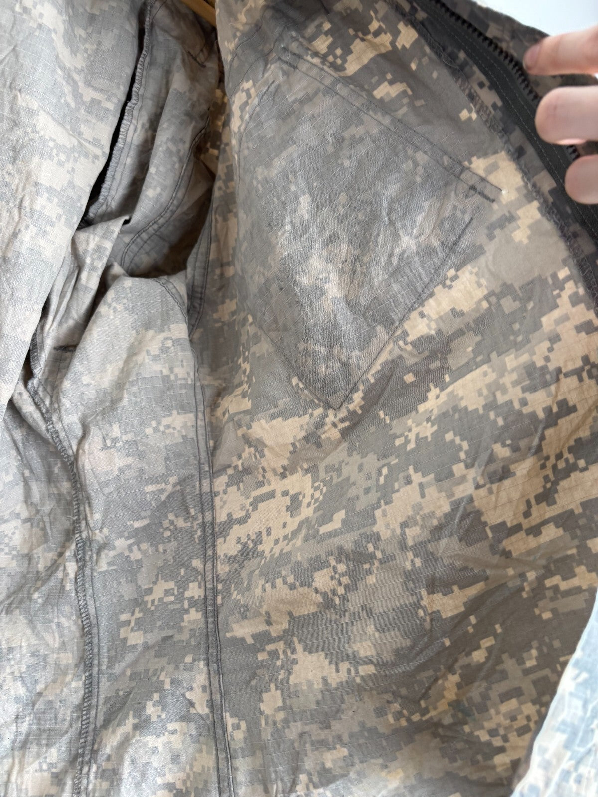 Surplus US Army ACU Combat Uniform Jacket-Medium Regular - The Militaria Shop