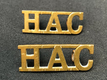 Load image into Gallery viewer, Original WW1 British Army Brass Shoulder Titles - Honourable Artillery Company - The Militaria Shop