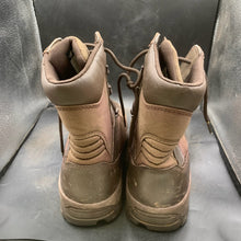Charger l'image dans la galerie, British Army Surplus Brown Leather Bates Male Combat Patrol Boots - Size UK 6 M - The Militaria Shop