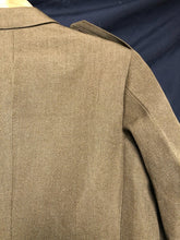 Lade das Bild in den Galerie-Viewer, British Army Grade 1 No.2 Dress Uniform Jacket - Size 170/100/84 - The Militaria Shop