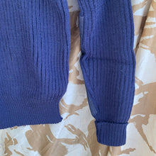 Lade das Bild in den Galerie-Viewer, Genuine British RAF Royal Navy Blue Wool V-Neck Pullover Jersey - 94cm Chest - The Militaria Shop