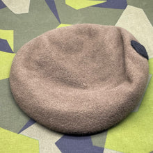Load image into Gallery viewer, Original British Army Guards Divisions Beret - Size 58cm - The Militaria Shop