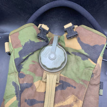 Charger l'image dans la galerie, Genuine British Army DPM Camouflaged Individual Hydration System - The Militaria Shop